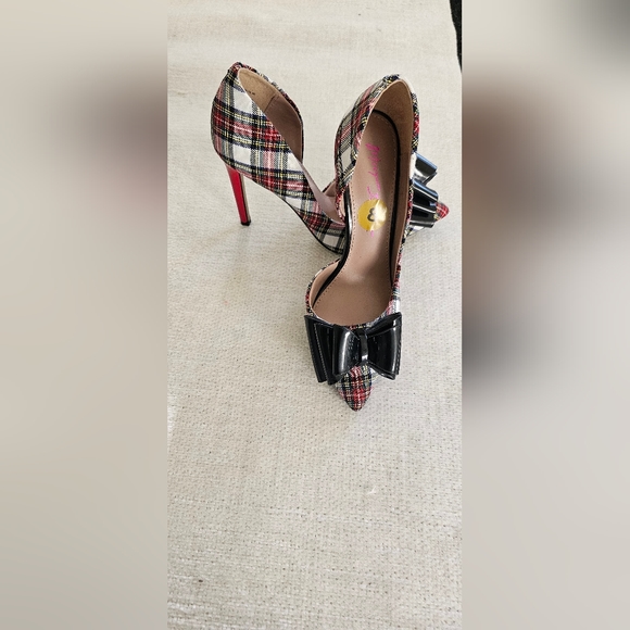 Women red, black and white checkered high heel shoes size (6). - Picture 1 of 5